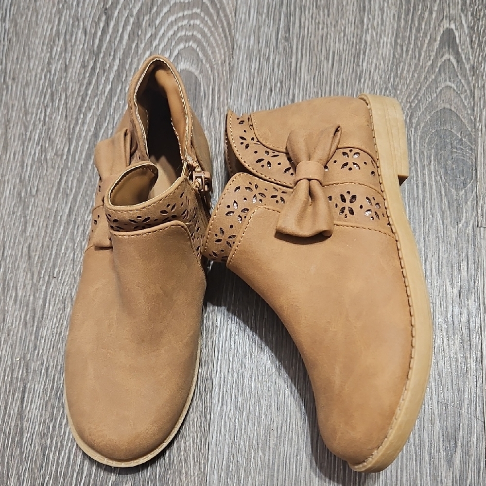 Girl Cup Cake Couture Tan Ankle Booties